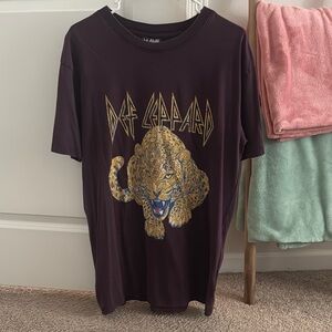 BRAND NEW Women’s graphic tee